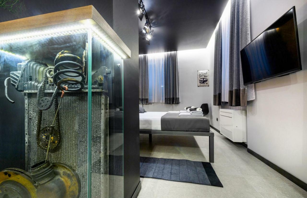Split Industrial Design Rooms Экстерьер фото