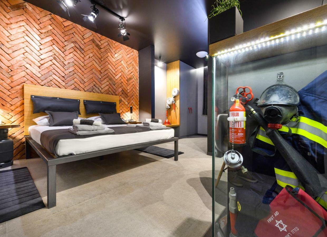 Split Industrial Design Rooms Экстерьер фото