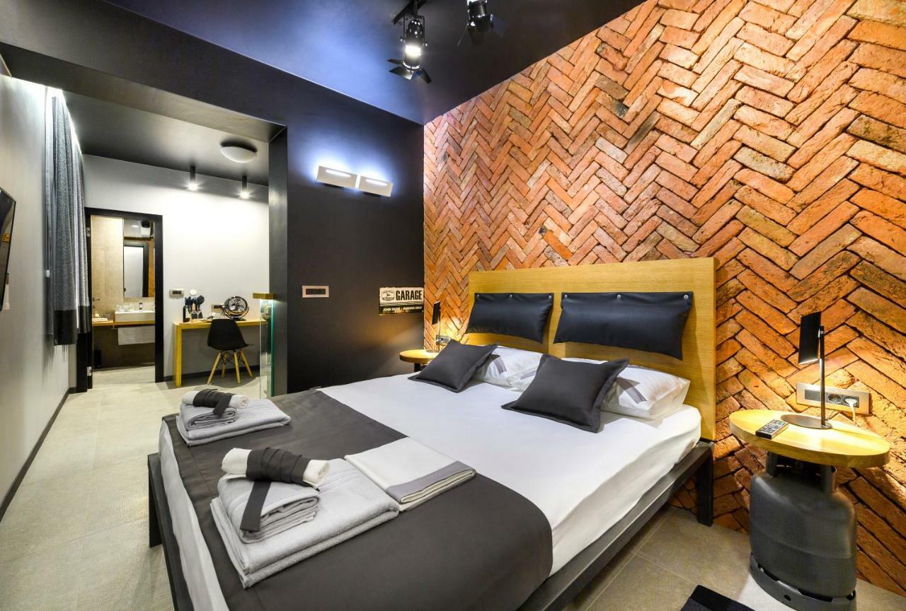 Split Industrial Design Rooms Экстерьер фото