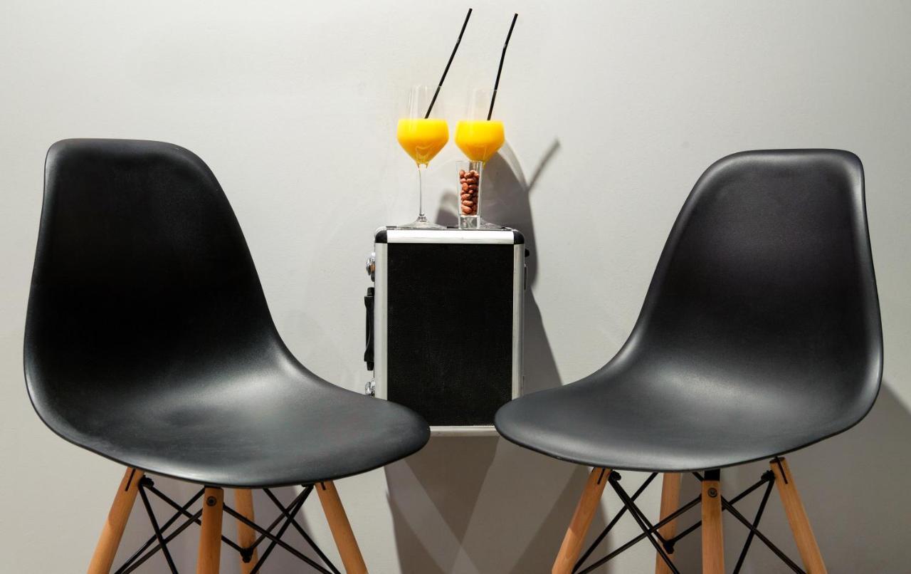 Split Industrial Design Rooms Экстерьер фото